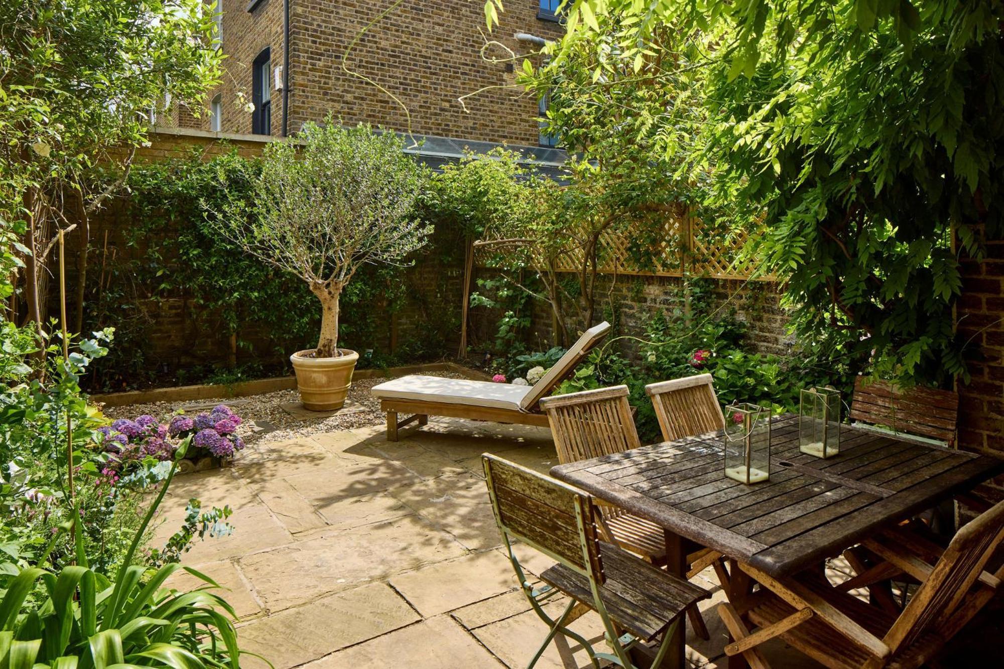 Veeve - Enchanting Garden Getaway Holiday home London