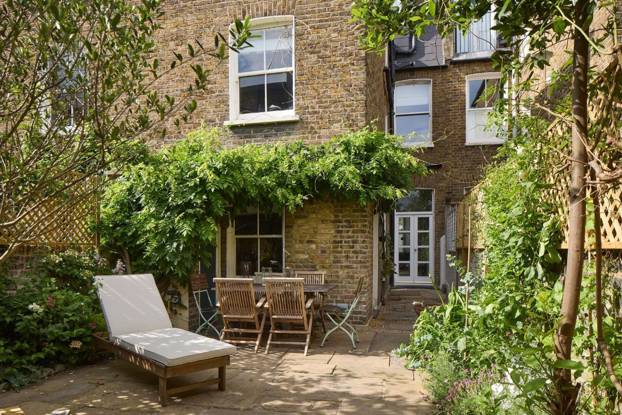 Holiday home Veeve - Enchanting Garden Getaway *